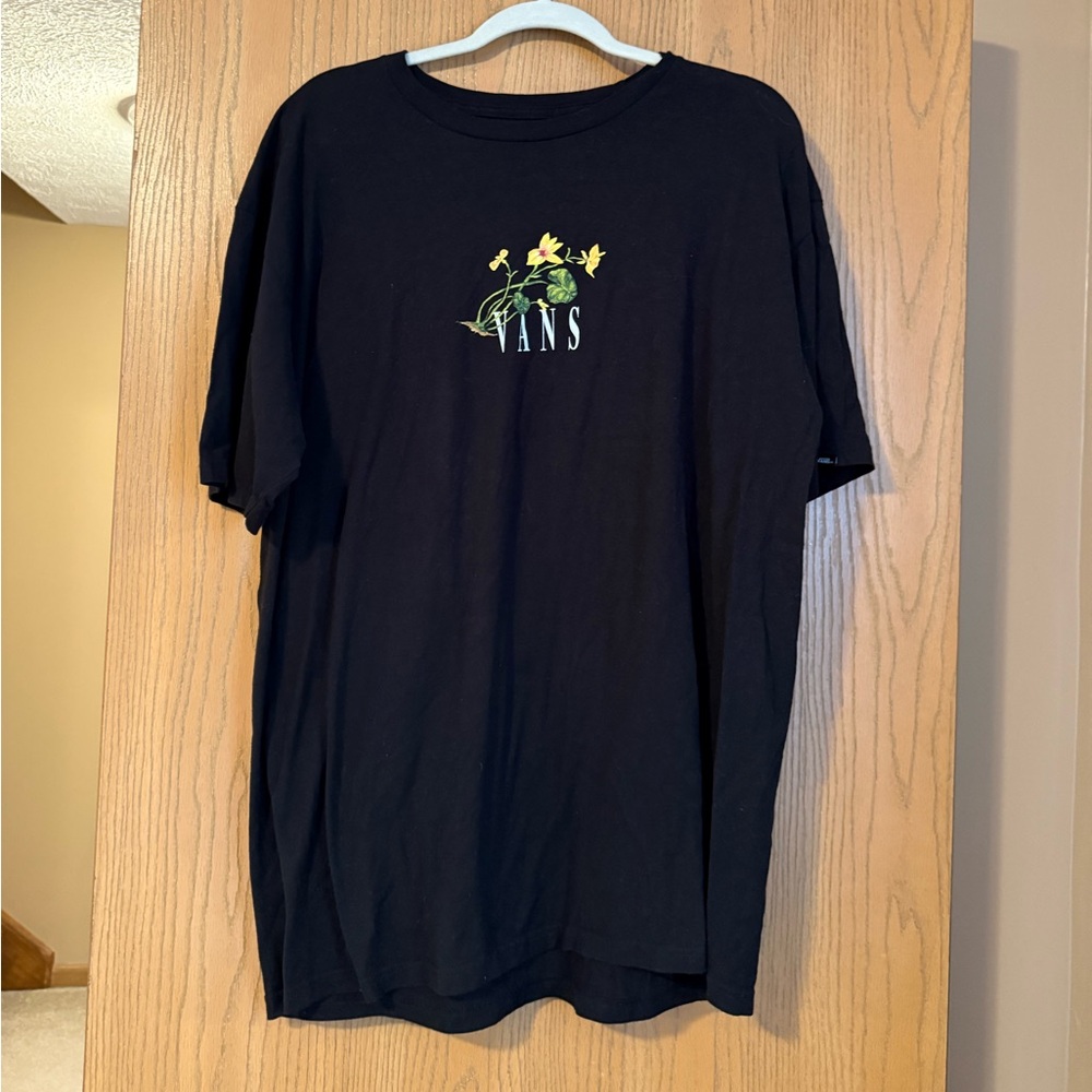 Vans Classic Fit Tee in Black